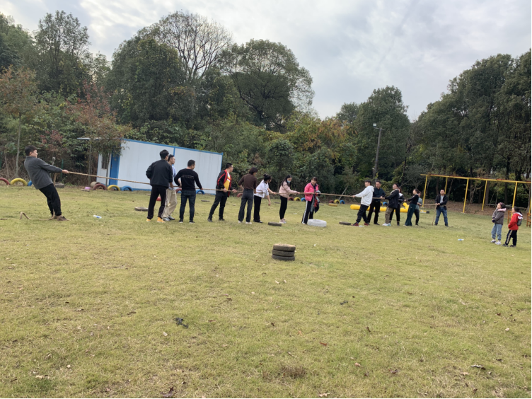 全心全力，筑梦未来